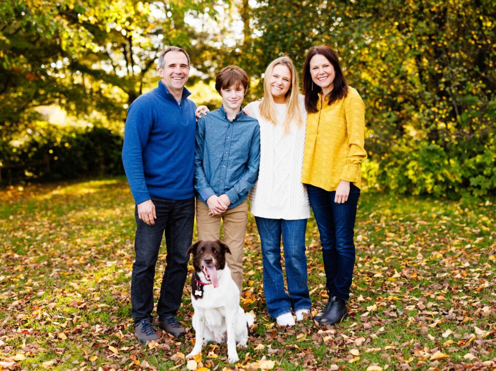 seattle family photographer, lifestyle outdoor family photo sessions, candid photography, best, top, kids, children, teenagers