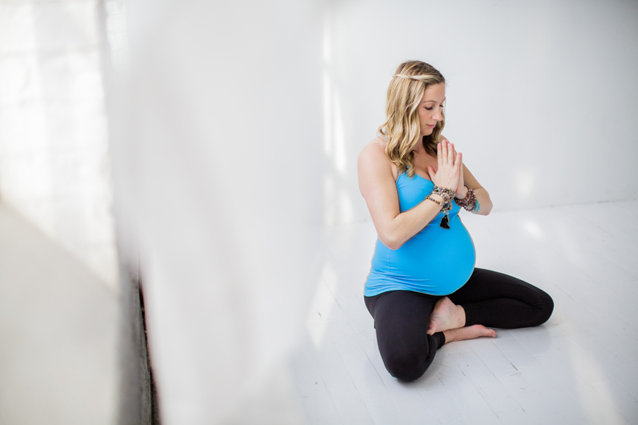 yoga_maternity_seattle_photography008