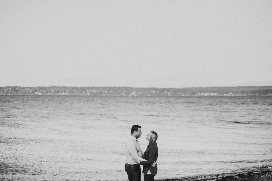 Seattle discovery park engagement session