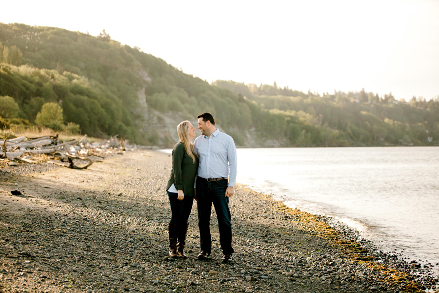 Seattle discovery park engagement session