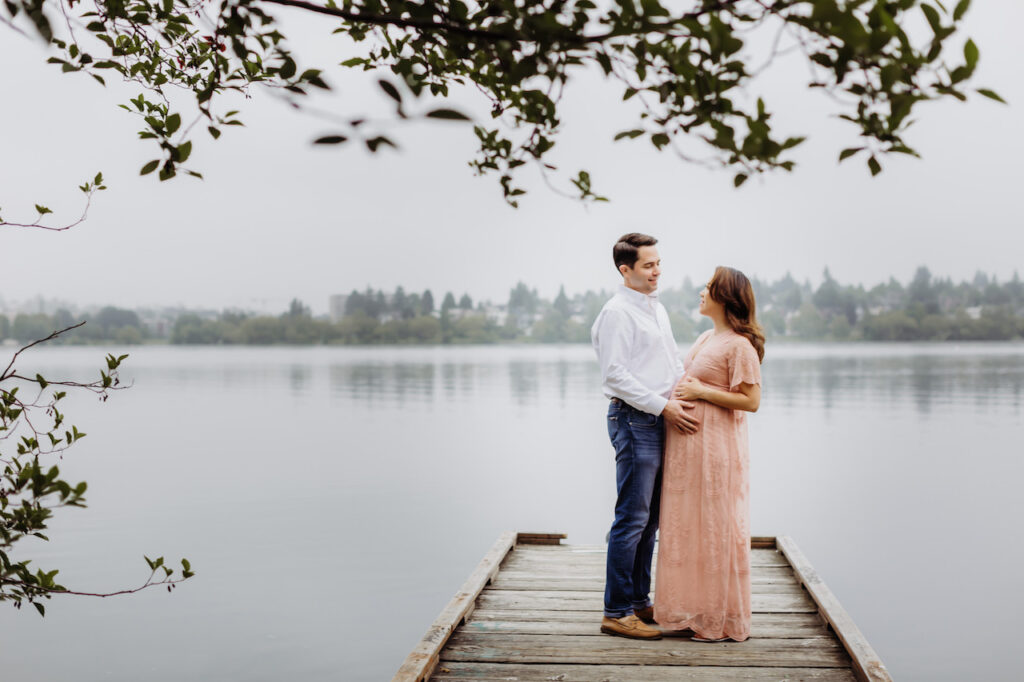 seattle maternity and newborn photographer, seattle family photography, greenlake park