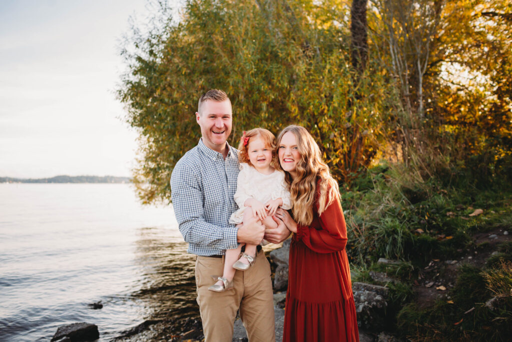 seattle maternity and newborn photographer, seattle family photography, magnuson park