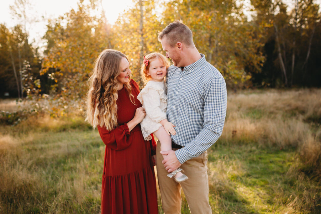 seattle maternity and newborn photographer, seattle family photography, magnuson park