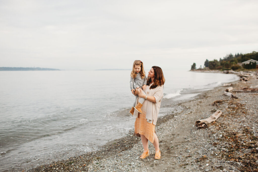 Seattle family photographer, Seattle maternity photographer, Bainbridge beach photography, Bainbridge beach photographer, Seattle family photography