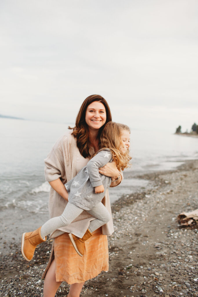 Bainbridge sunset maternity session, Seattle family photographer Erin Schedler 