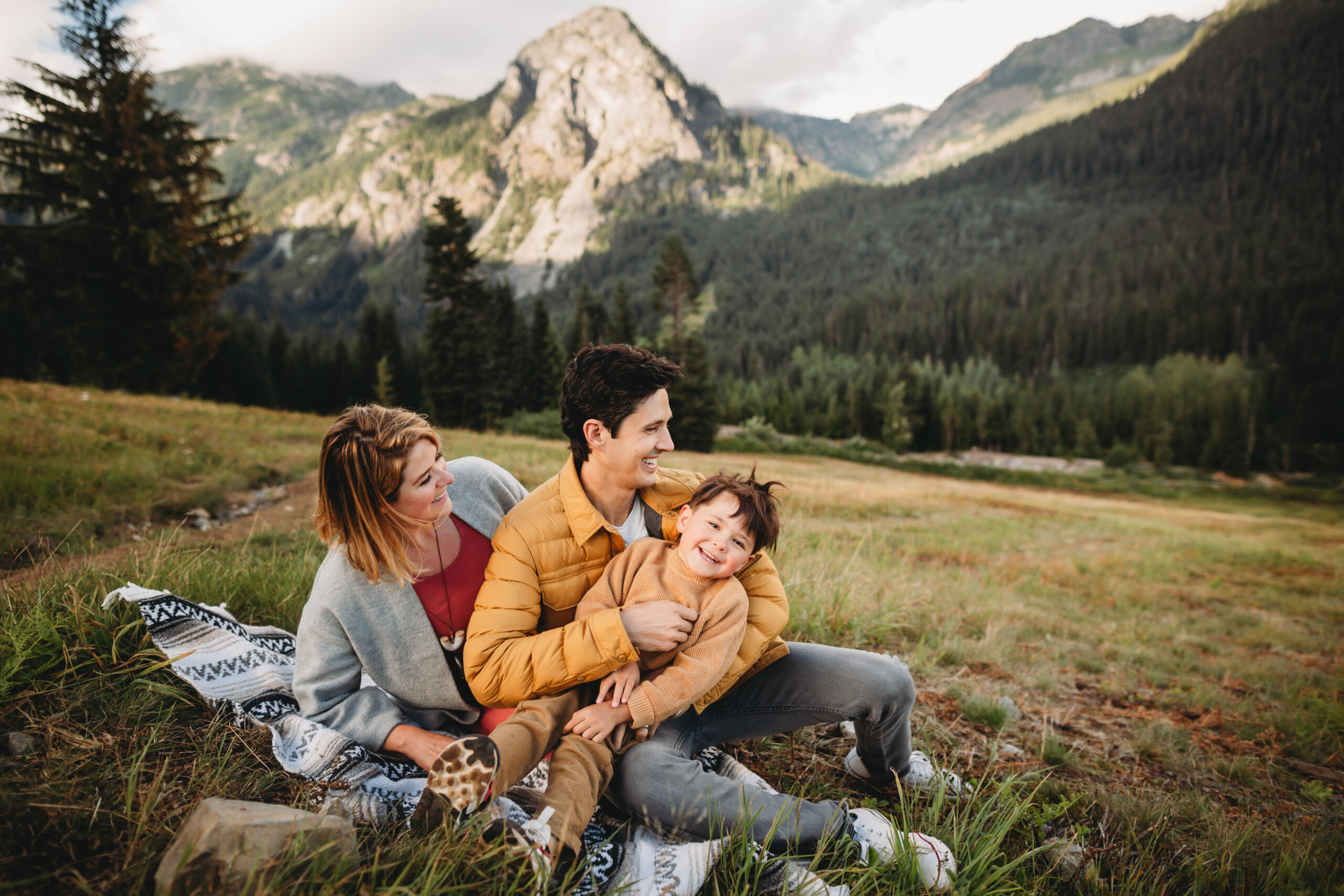 Mountain Family Session In The Cascades - Erin Schedler Photography