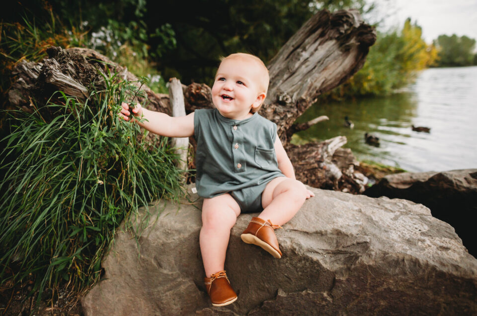 seattle family photo session Greenlake park by photographer Erin Schedler