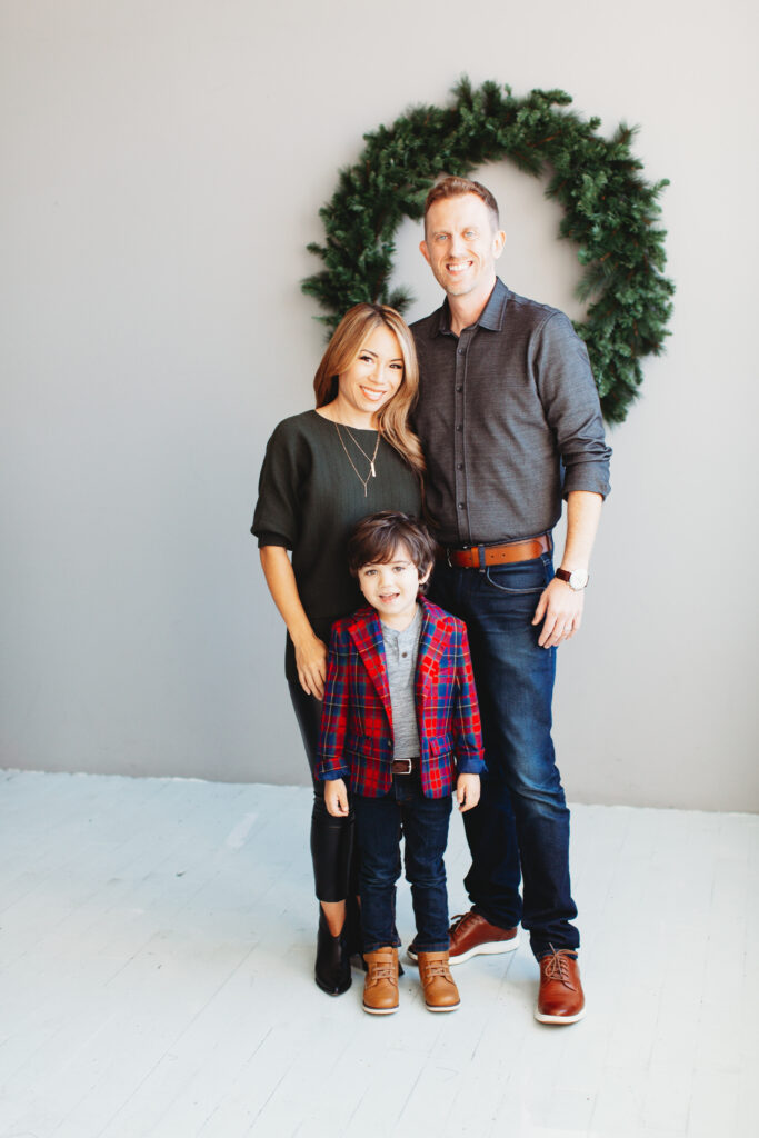 Seattle studio holiday mini sessions by family photographer Erin Schedler photography, Christmas props, wreath, pajamas