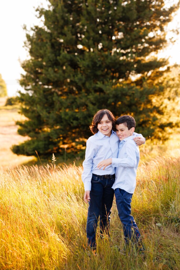 seattle family photographer, lifestyle candid photography, discovery park sunset family photos