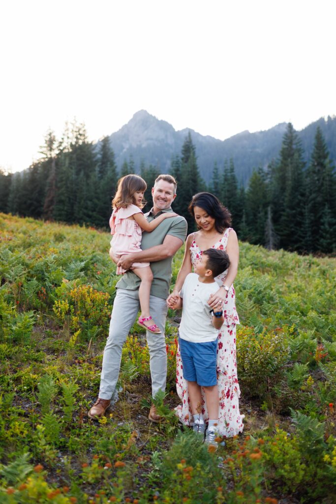 mountain family photos, pnw adventure photographer, seattle engagement photography, cascades sunset