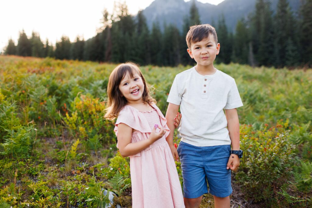 mountain family photos, pnw adventure photographer, seattle engagement photography, cascades sunset