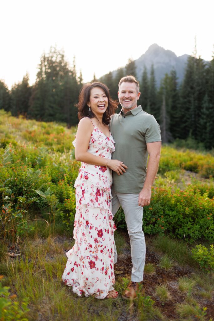 mountain family photos, pnw adventure photographer, seattle engagement photography, cascades sunset