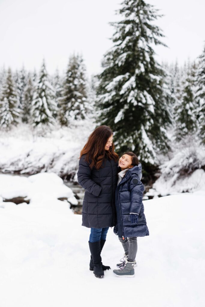 Snoqualmie Pass snow photo session, winter photography, family photographer, new years cards