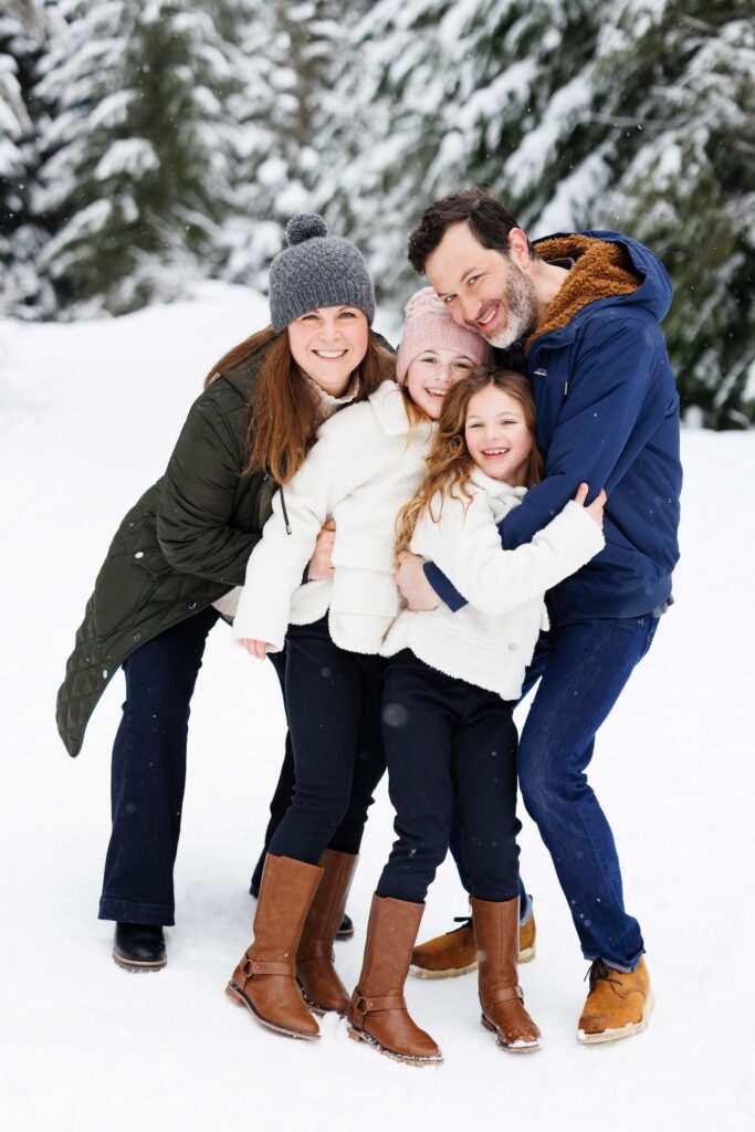 Snoqualmie Pass snow photo session, winter photography, family photographer, new years cards