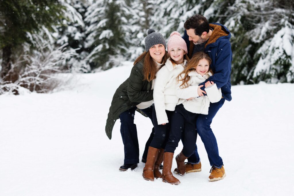 Snoqualmie Pass snow photo session, winter photography, family photographer, new years cards