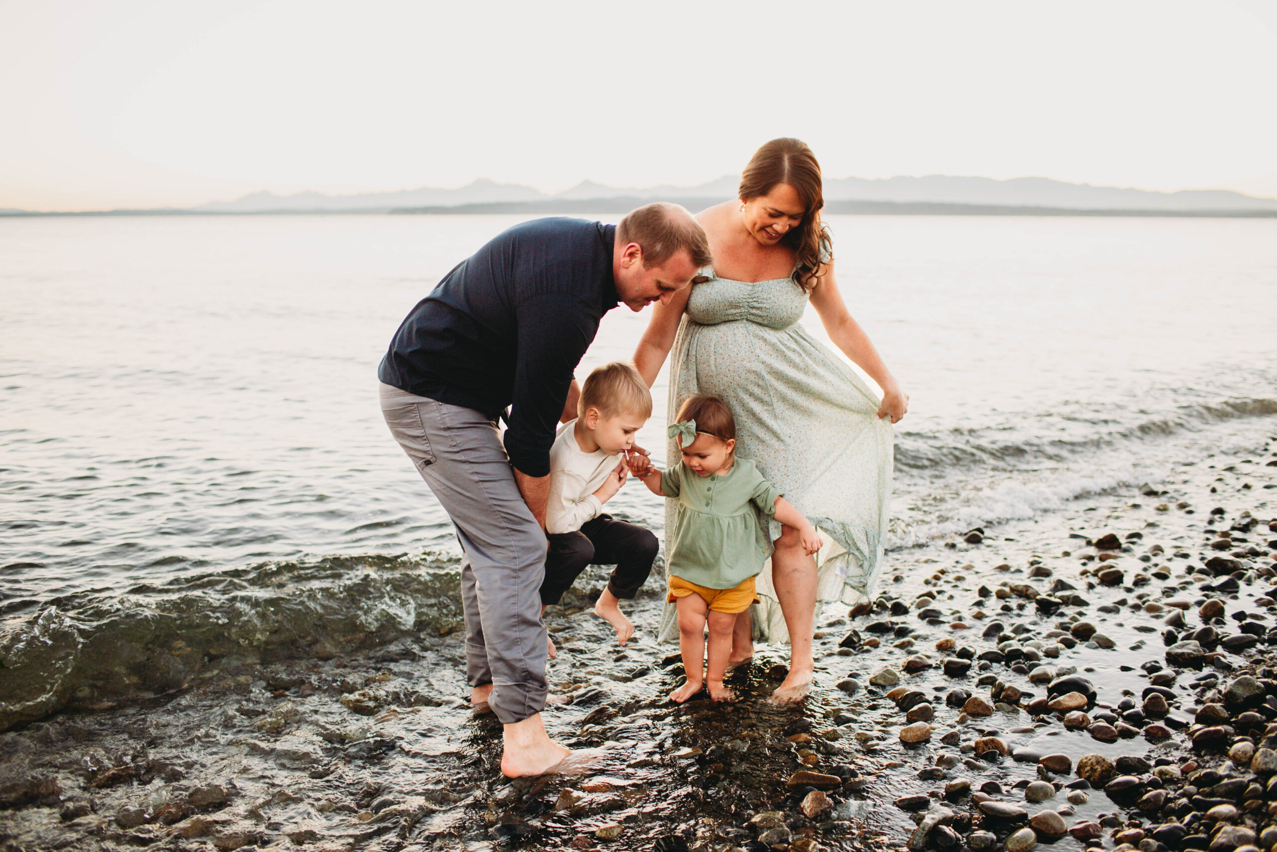 Seattle family photographer, summer golden hour sunset photography, pnw adventure photographer, Washington photo shoots, family portrait studio, senior pictures, maternity session, baby photos, engagement and wedding photographer, lifestyle and candid photos, Richmond beach